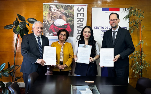 Sernageomin y Aprimin firman convenio